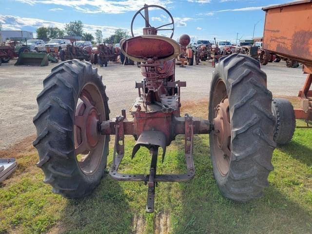 Image of Farmall H equipment image 3