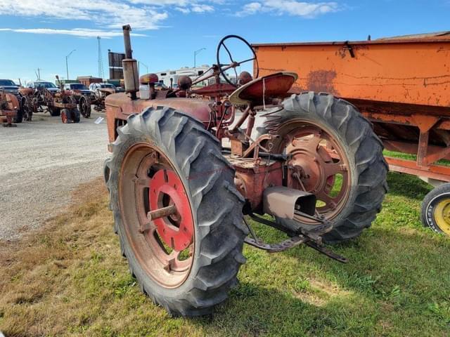 Image of Farmall H equipment image 2