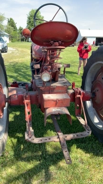Image of Farmall H equipment image 4
