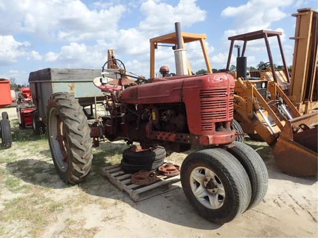 Image of Farmall H equipment image 1