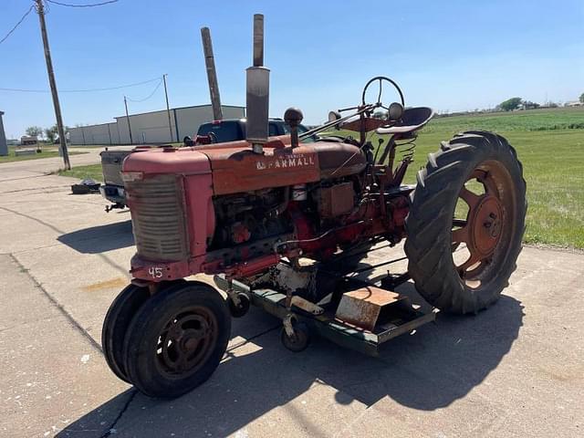 Image of Farmall H equipment image 1