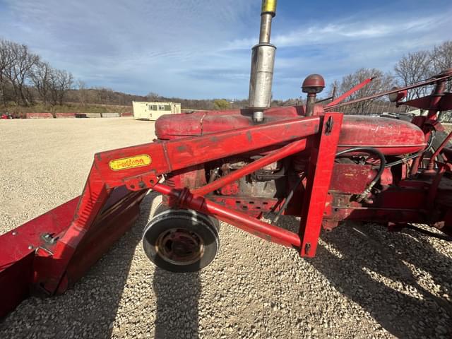 Image of Farmall H equipment image 1