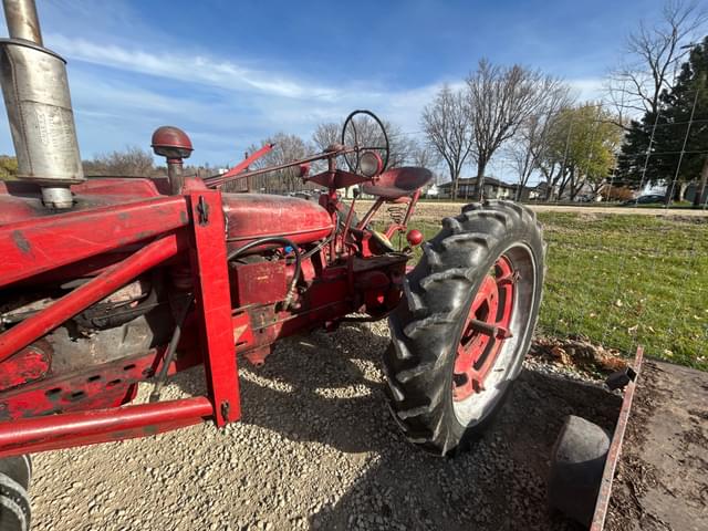 Image of Farmall H equipment image 2