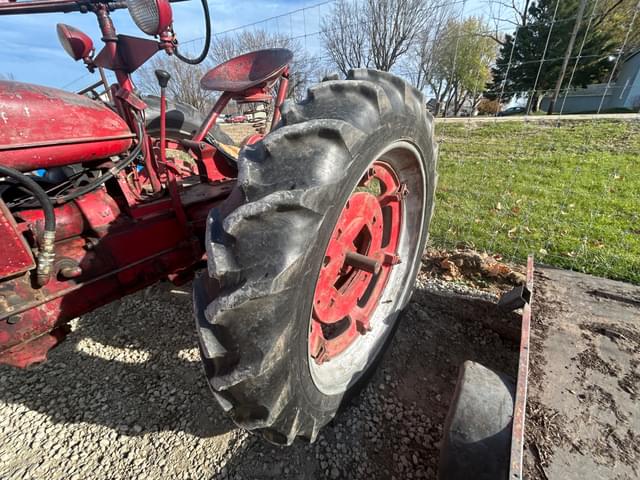 Image of Farmall H equipment image 3