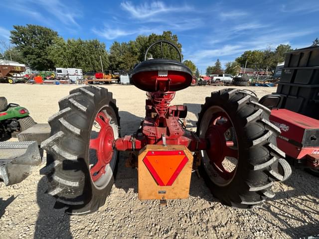 Image of Farmall H equipment image 3