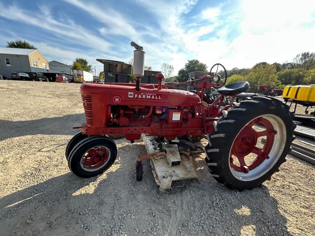Image of Farmall H equipment image 1
