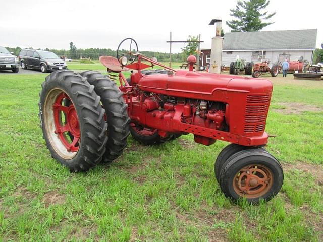 Image of Farmall H equipment image 2