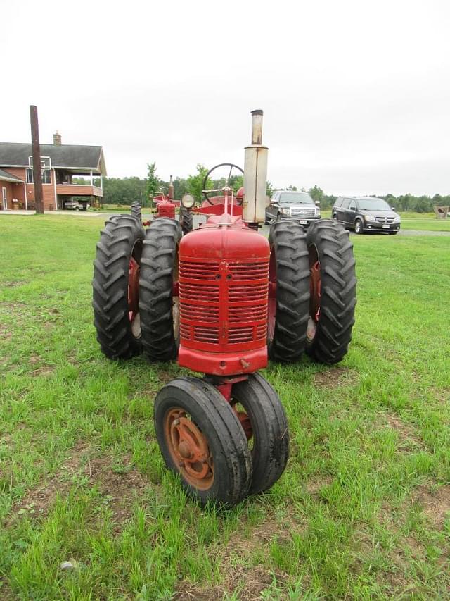 Image of Farmall H equipment image 1