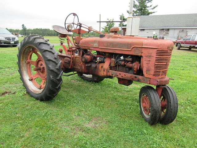 Image of Farmall H equipment image 2