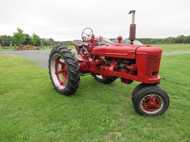 Image of Farmall H equipment image 2