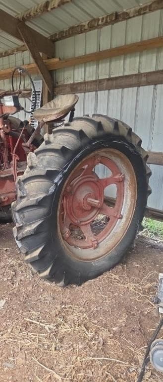 Image of Farmall H equipment image 3