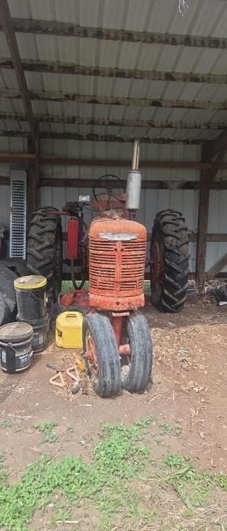 Image of Farmall H equipment image 1