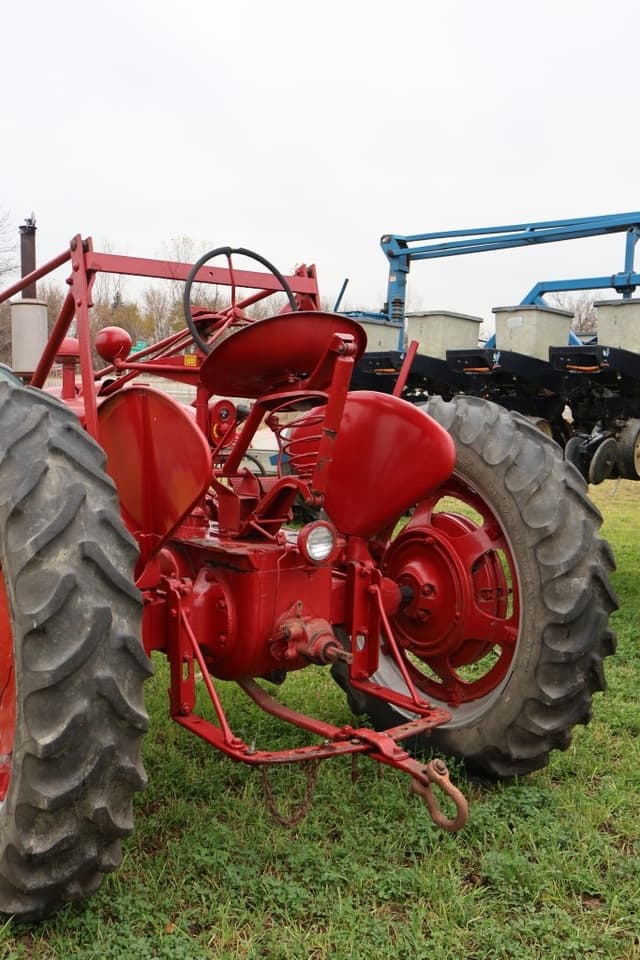 Image of Farmall H equipment image 4