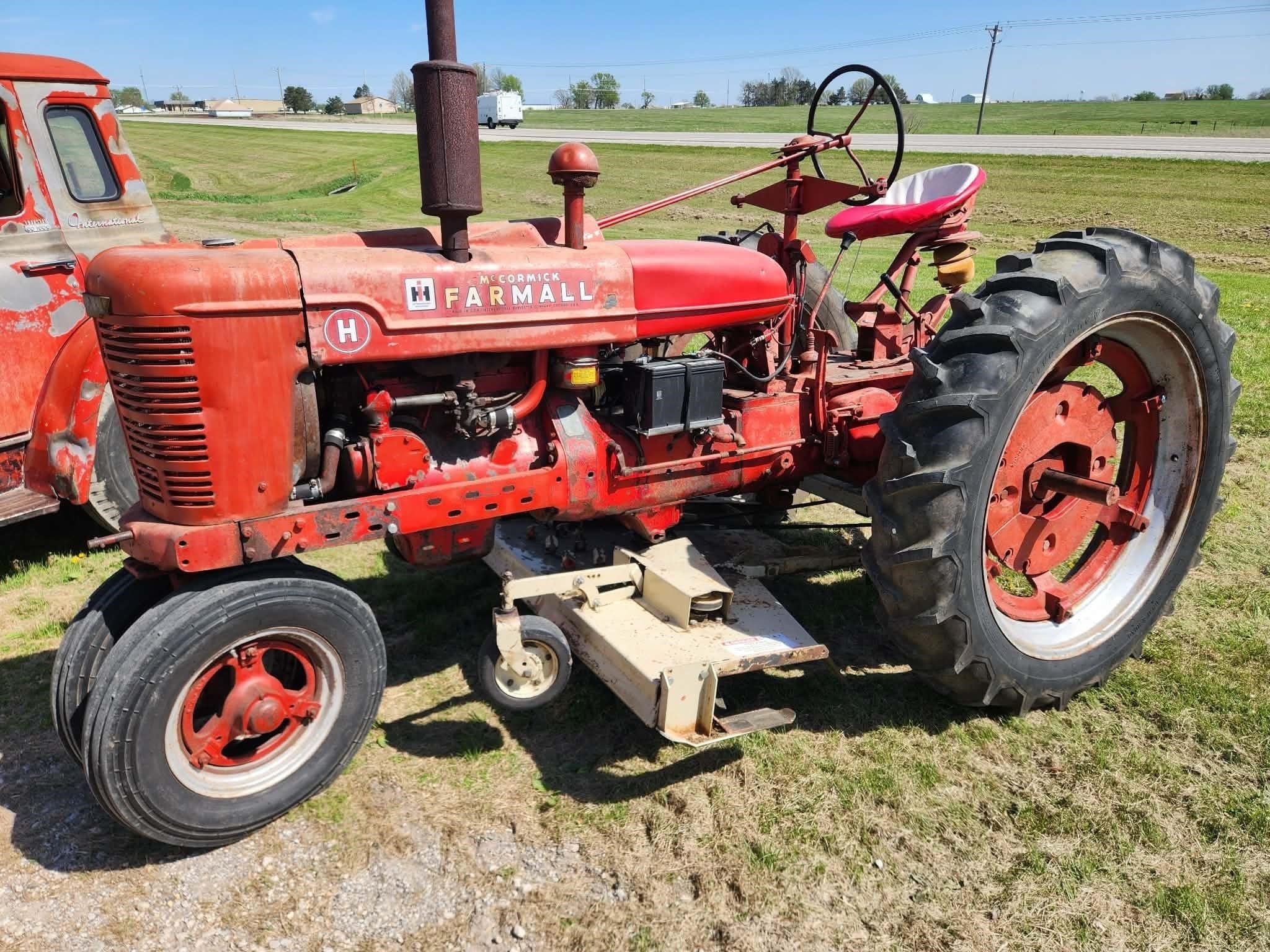 Farmall H Equipment Image0