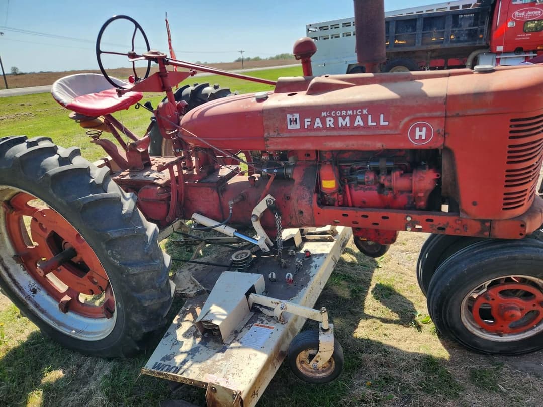 Image of Farmall H Image 1