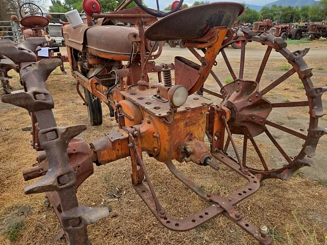 Image of Farmall H equipment image 2