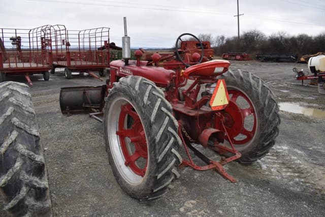 Image of Farmall H equipment image 3