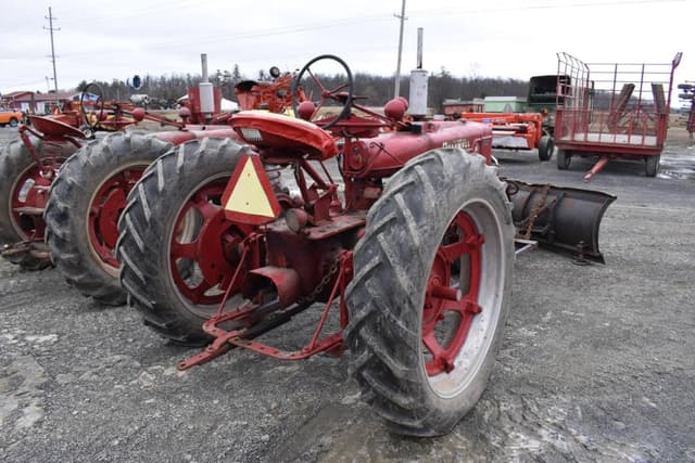Image of Farmall H equipment image 4
