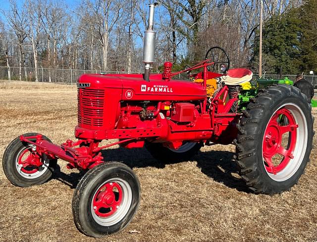 Image of Farmall H equipment image 1