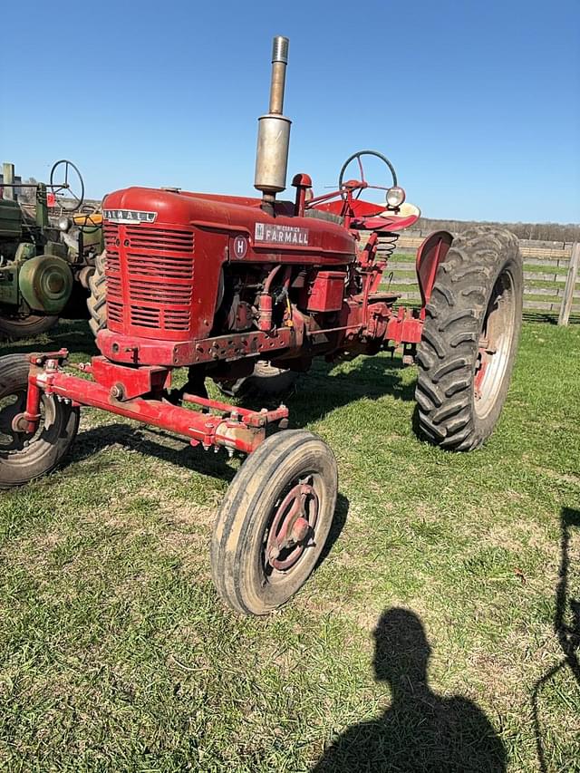 Image of Farmall H equipment image 1