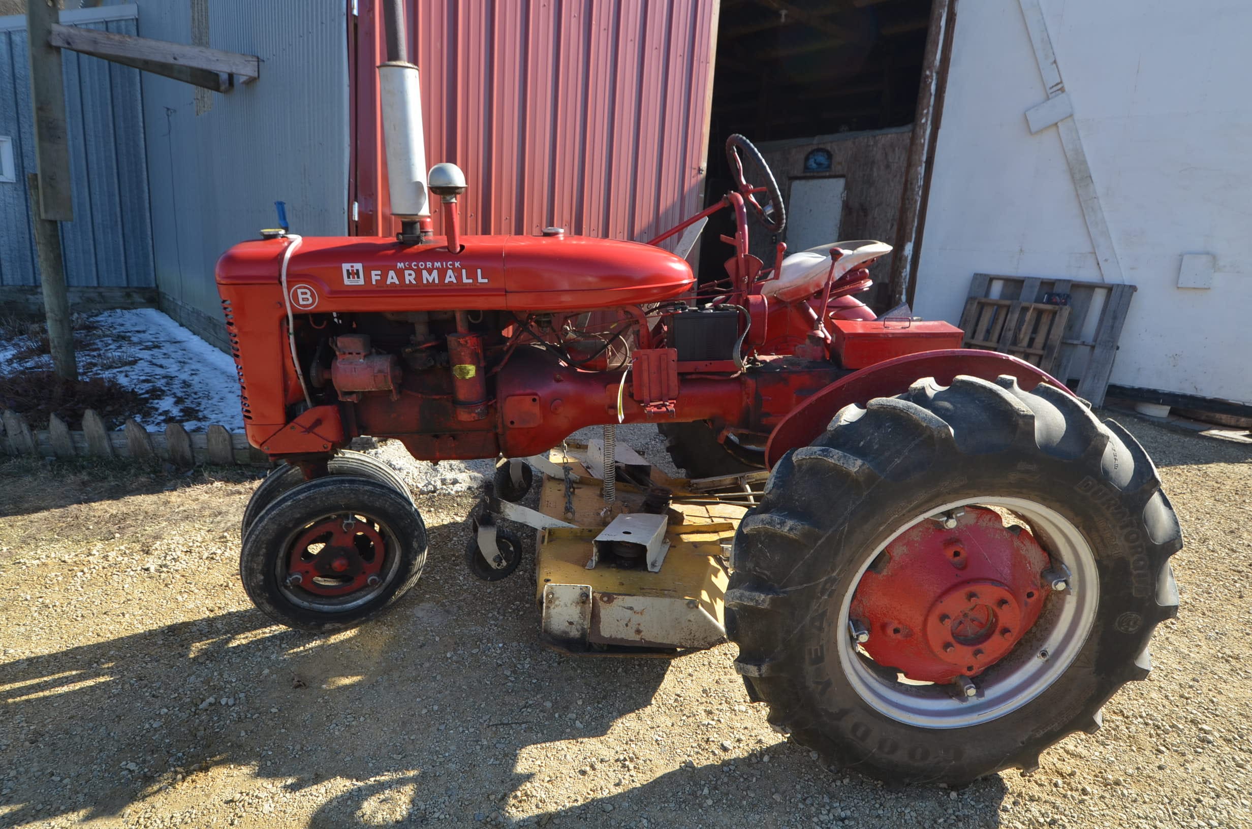 Main image Farmall B