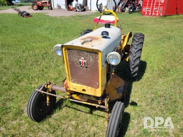 Image of Farmall Cub equipment image 1