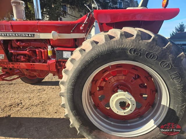 Image of International Harvester 1256 equipment image 4