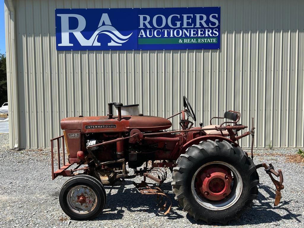 Main image Farmall 140