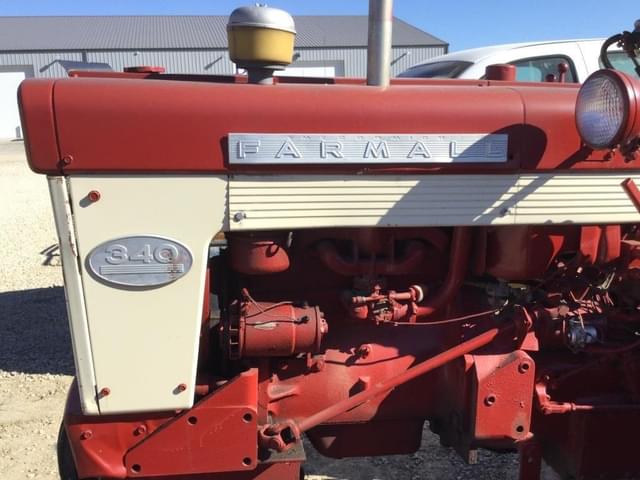 Image of Farmall 340 equipment image 1