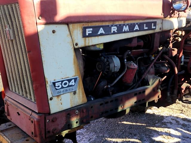 Image of Farmall 504 equipment image 2