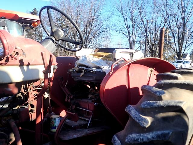 Image of Farmall 504 equipment image 4