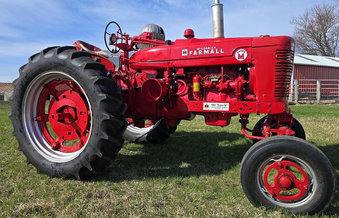 Image of Farmall Super M Primary image