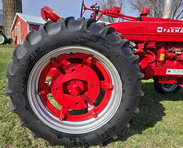 Image of Farmall Super M equipment image 4