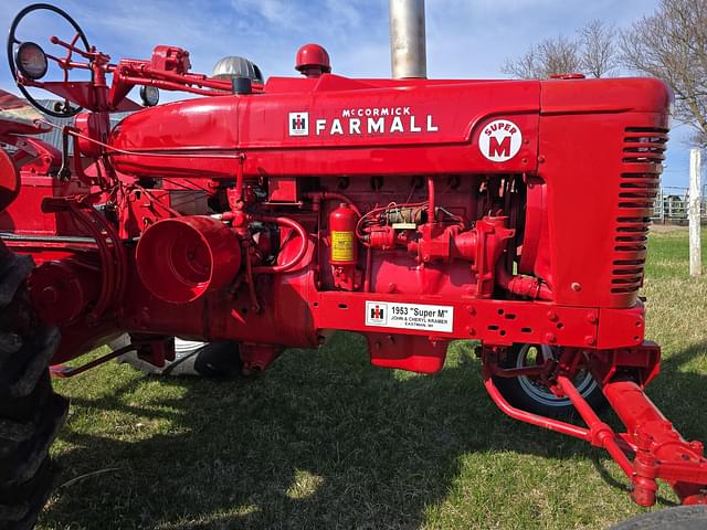 Image of Farmall Super M equipment image 1