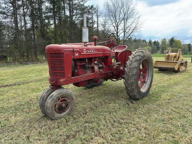 Image of Farmall M equipment image 2