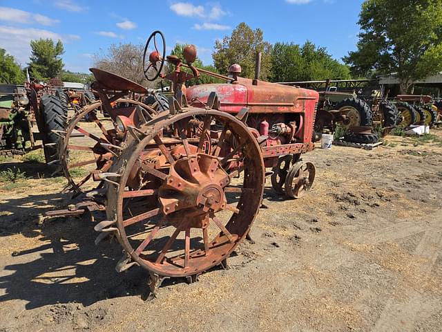 Image of Farmall M equipment image 2