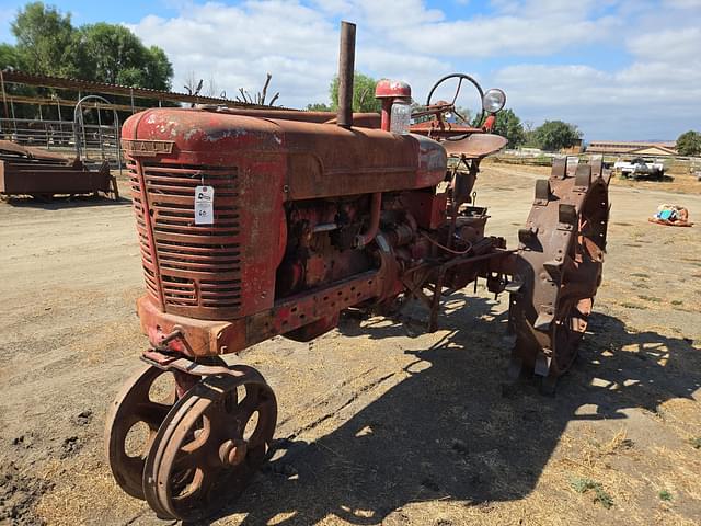 Image of Farmall M equipment image 1