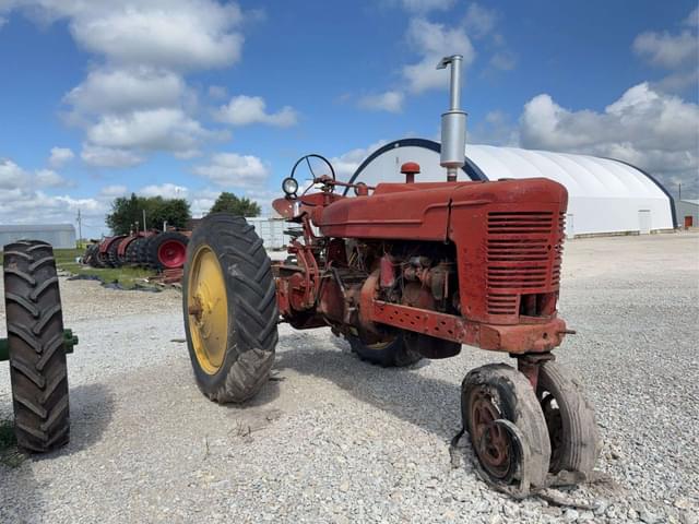 Image of Farmall M equipment image 3