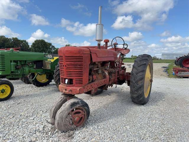 Image of Farmall M equipment image 1