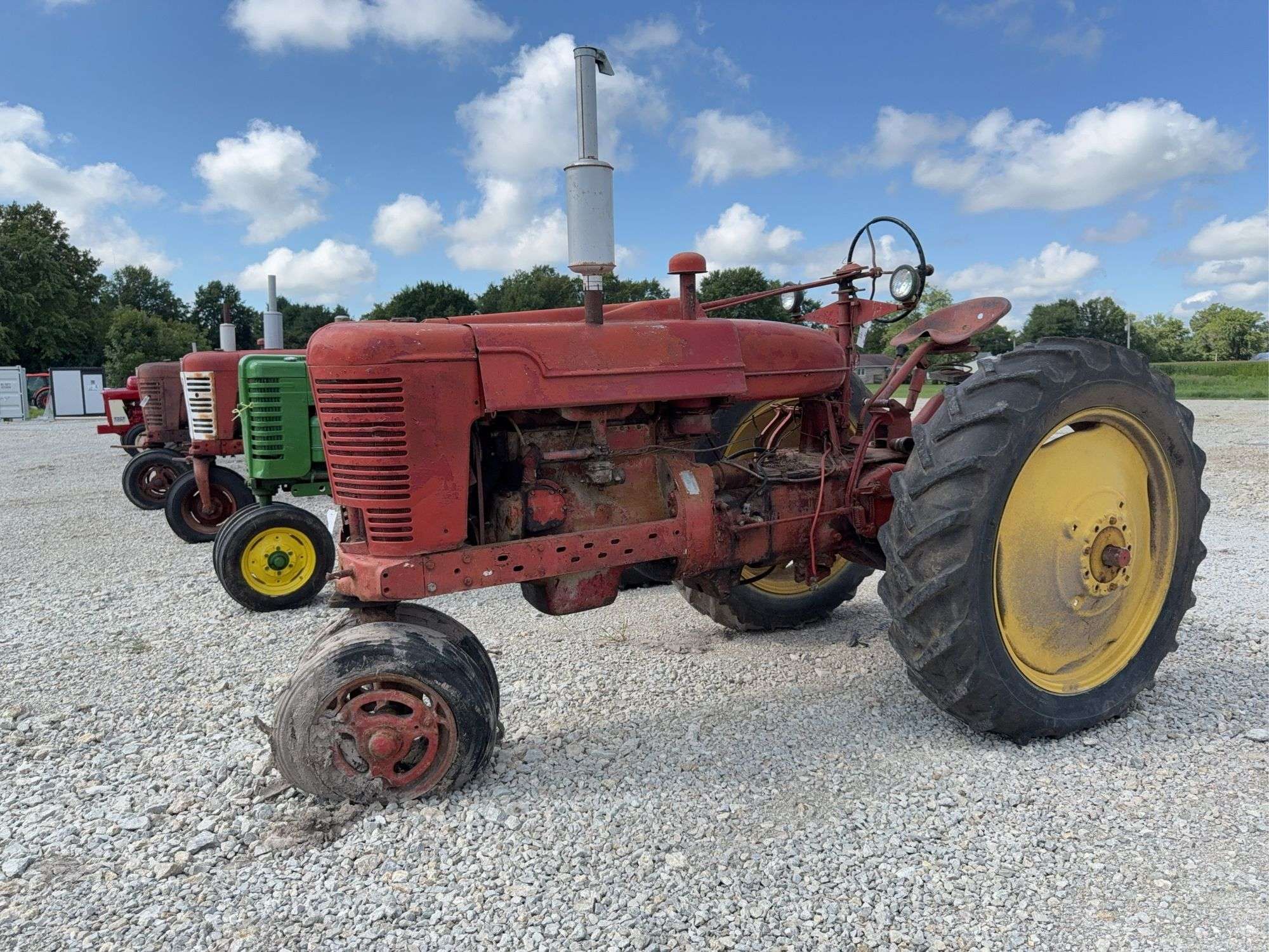 Farmall M Equipment Image0