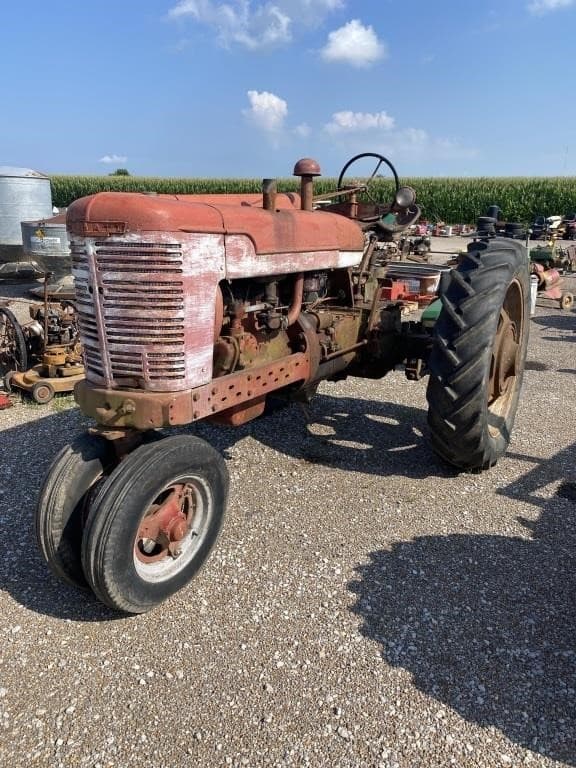 Image of Farmall M Image 0
