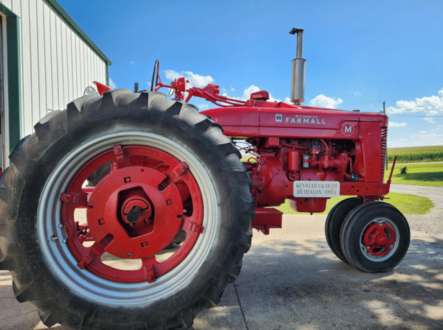 Image of Farmall M equipment image 4
