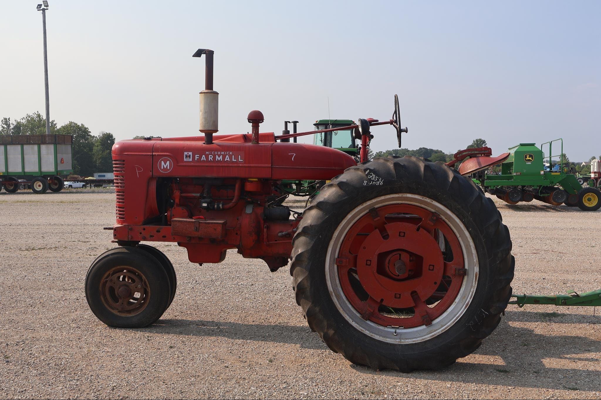 Farmall M Equipment Image0