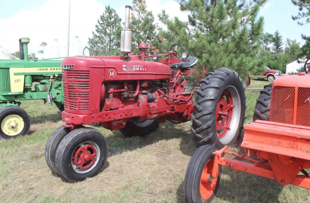Image of Farmall M Image 1