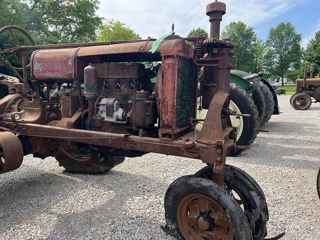 Image of Farmall M equipment image 4