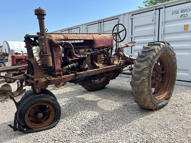 Image of Farmall M equipment image 1
