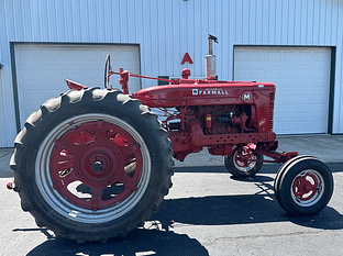 Farmall M Equipment Image0