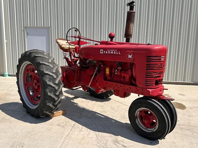 Image of Farmall M equipment image 3