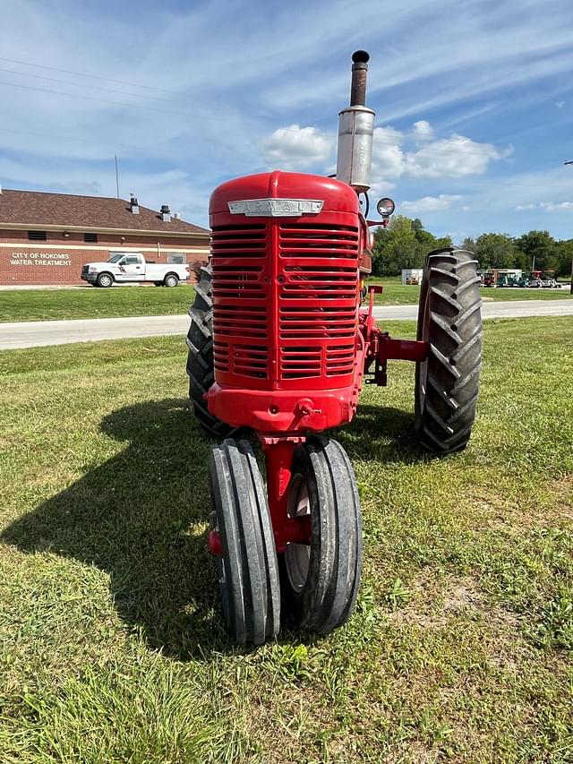 Image of Farmall M equipment image 3