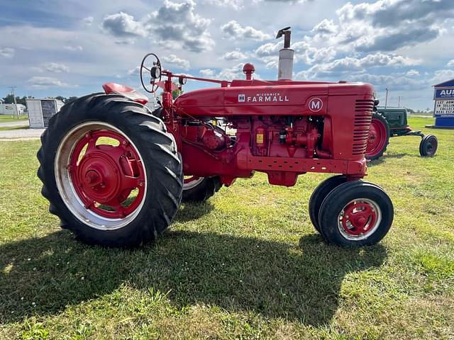 Image of Farmall M equipment image 2